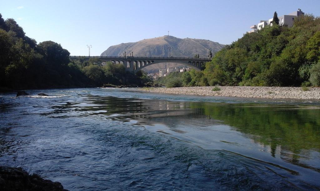 Apartments Aldi Mostar Bagian luar foto